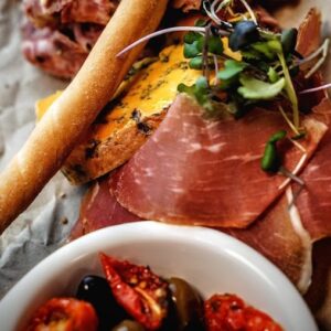 Charcuterie-leikkelelautanen L