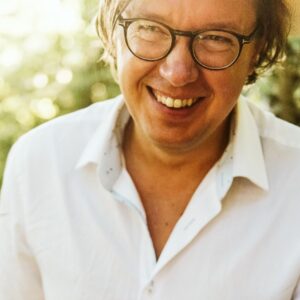 Minnen viinitasting 10.9.2024 | Uuden maailman upeat pinot noirit | Luennoitsijat Essi Avellan MW ja Tom Murray Willis